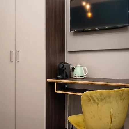 Hemeras Boutique Homes - 3 Near Central Station Апартаменты